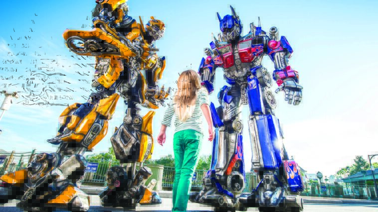 17 Optimus Prime and Bumblebee Meet and Greets © 2018 Hasbro. © 2018 DW Studios L.L.C. and Paramount Pictures Corporation. All rights reserved. Licensed by Hasbro