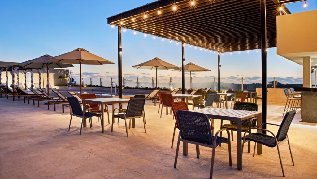 ri cunrp rooftop terrace 45593 Wide Hor