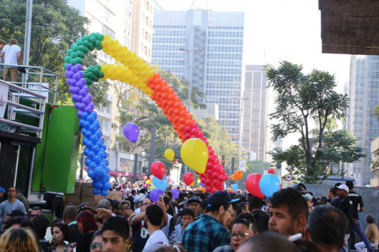 Parada LGBT+ de SP apresenta teaser da temática de sua 27Âª edição “Polí­ticas Sociais para LGBT+: queremos por inteiro e não pela metade”