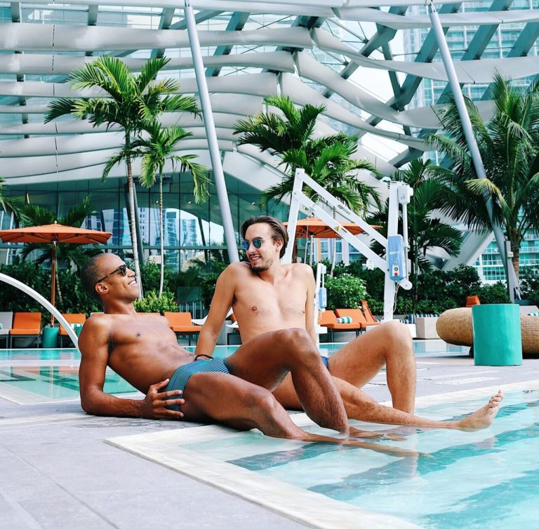 Para comemorar o mês do Orgulho, o hotel East Miami preparou várias atividades e promoções