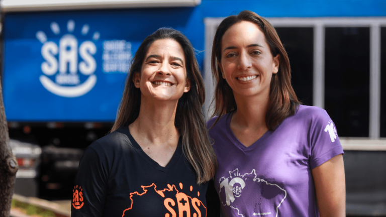 Conheça o casal de  empreendedoras sociais premiado internacionalmente