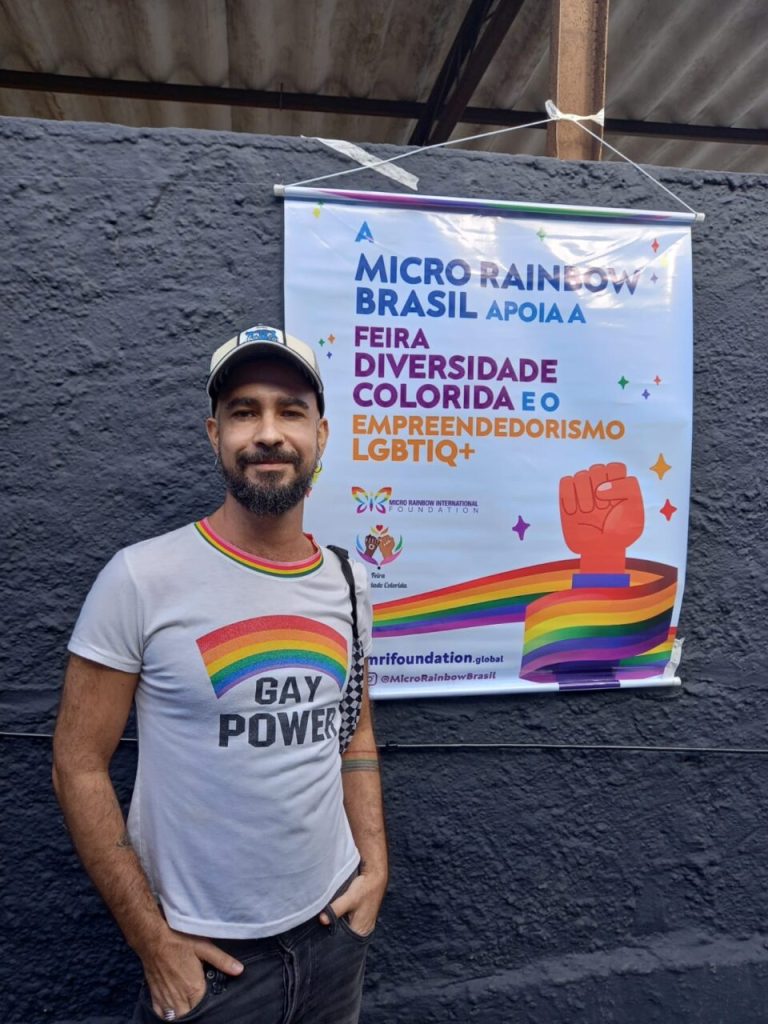 DIA INTERNACIONAL DO ORGULHO LGBTQIA+: ESPECIALISTA EXPLICA A NECESSIDADE DE SEGURANÇA PSICOLí“GICA NO TRABALHO