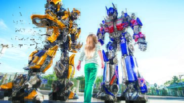 17 Optimus Prime and Bumblebee Meet and Greets © 2018 Hasbro. © 2018 DW Studios L.L.C. and Paramount Pictures Corporation. All rights reserved. Licensed by Hasbro