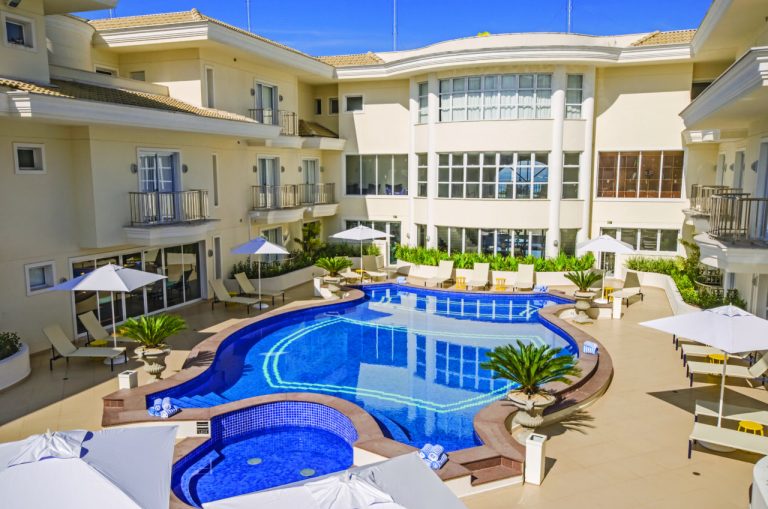 Doral Guarujá hotel boutique tem programação especial de Natal e Réveillon