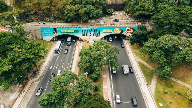 O Rio de Janeiro se prepara para receber Madonna