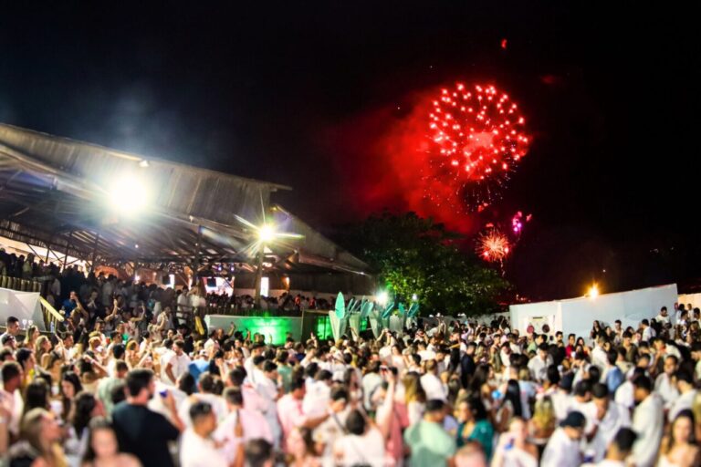 Réveillon 2025: Litoral paulista recebe as melhores Festas da Virada com música eletrônica e visuais paradisí­acos