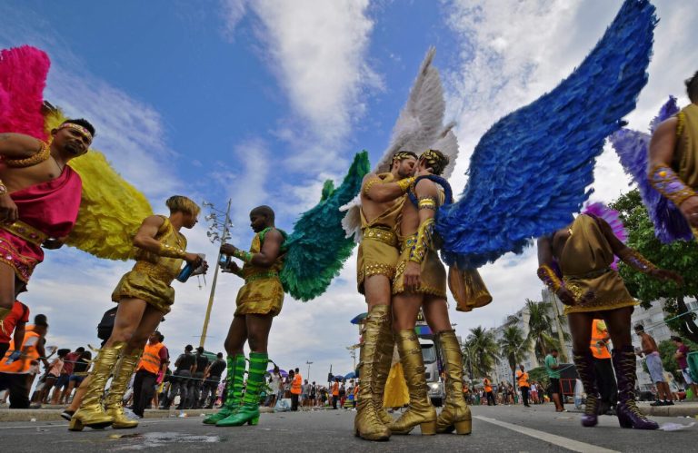 Blue Note Rio terá cobertura do show de Lady Gaga em Copacabana, homenagem às divas, com o grupo FourplusOne e Eric Clapton pela banda Slowhand