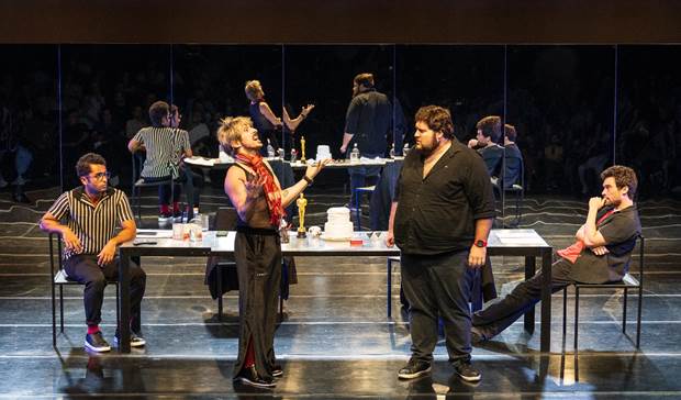 TEATRO ITÁLIA RECEBE “NÉVOA – FROM WHITE PLAINS”, UMA REFLEXÃO URGENTE SOBRE BULLYING, HOMOFOBIA E CANCELAMENTO